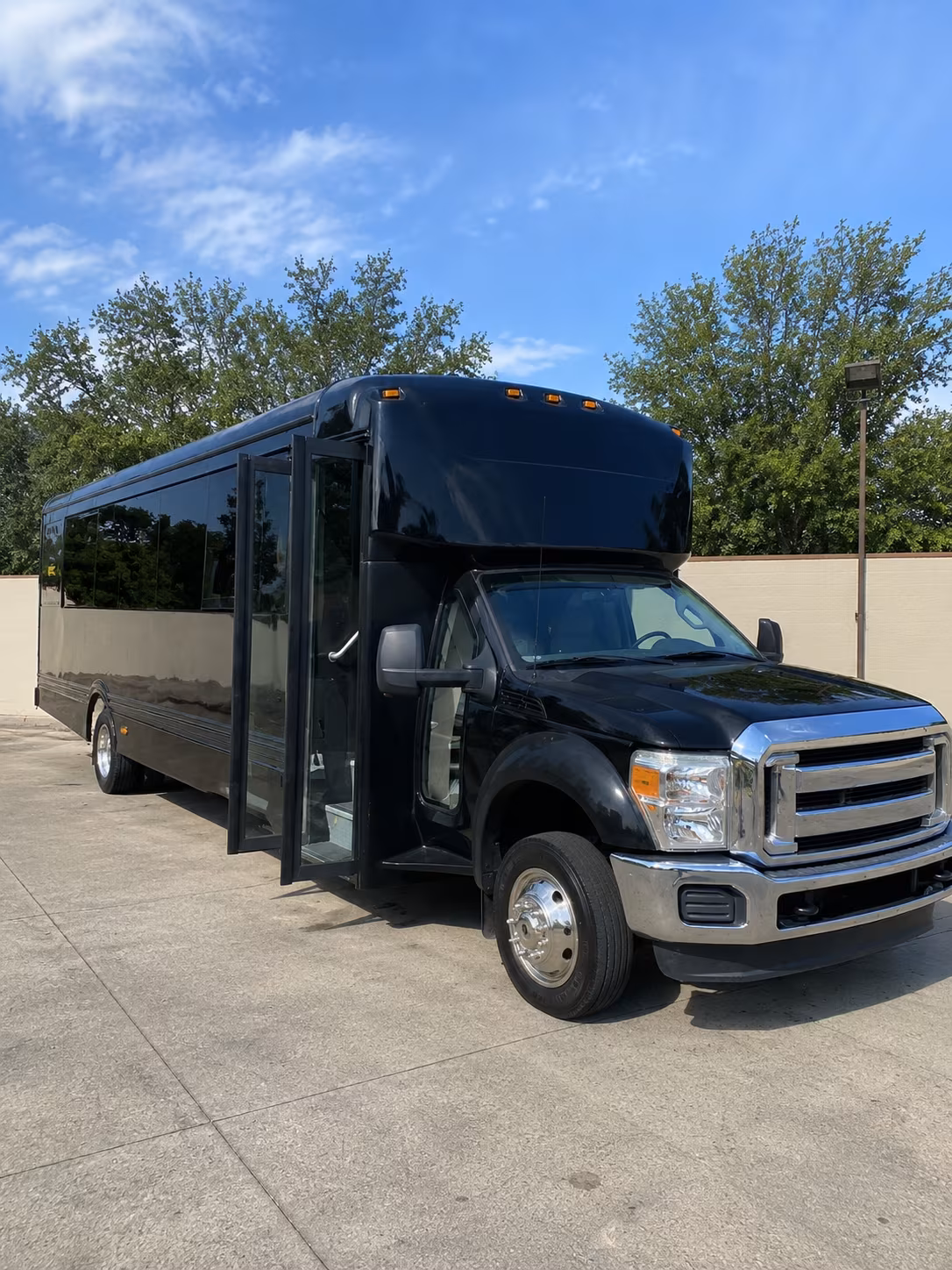 sioux falls 20 passenger party bus