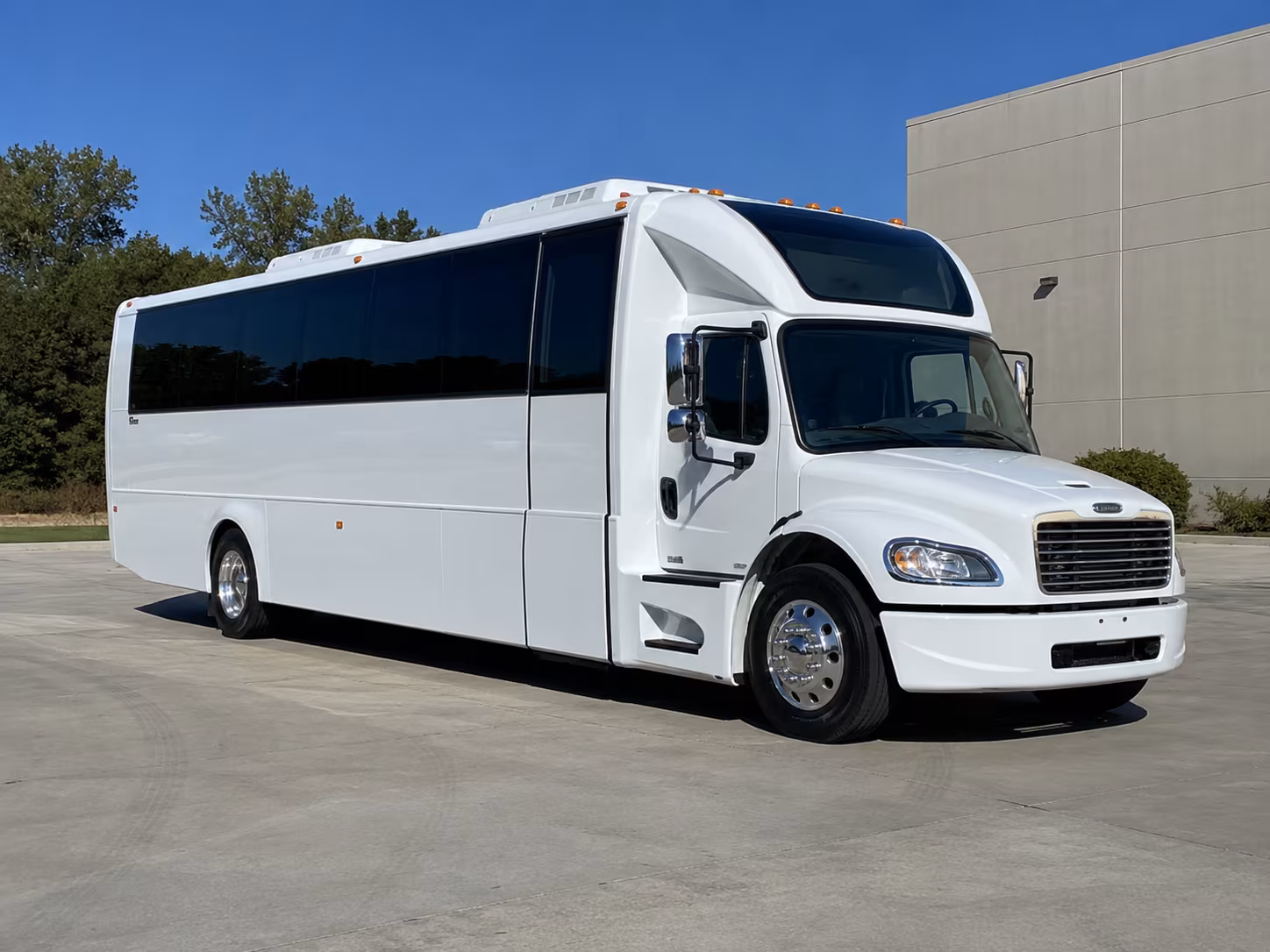 sioux falls 28 passenger party bus